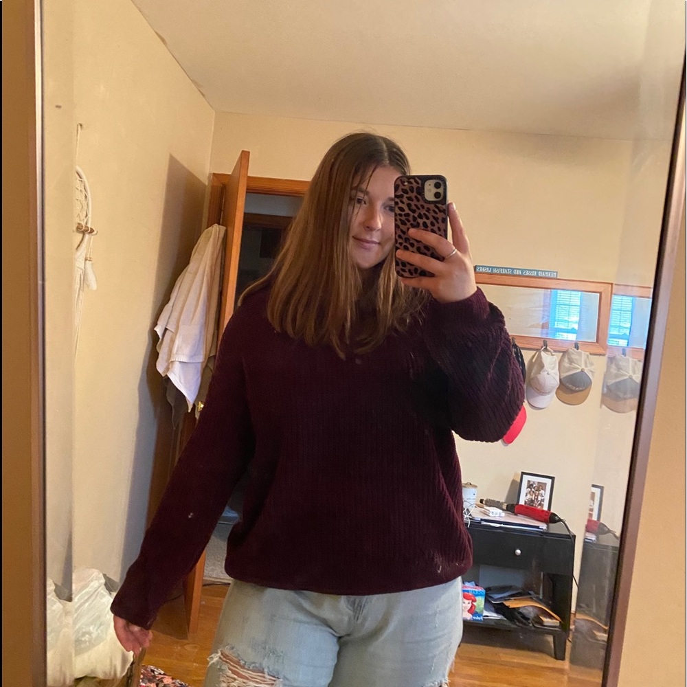 maroon sweater - Picture 2 of 2